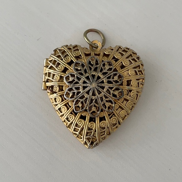 Vintage 90s heart-shaped locket - Picture 1 of 4